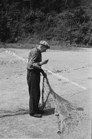 FISHERMAN MENDING NET